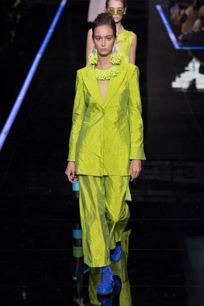 Look 125